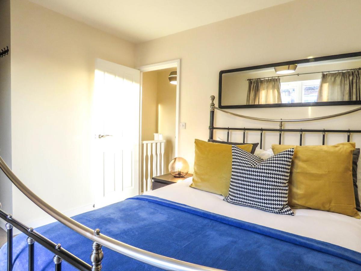 Tudors Esuites 4 Bedroom House Driveway & Garden 伯明翰 外观 照片